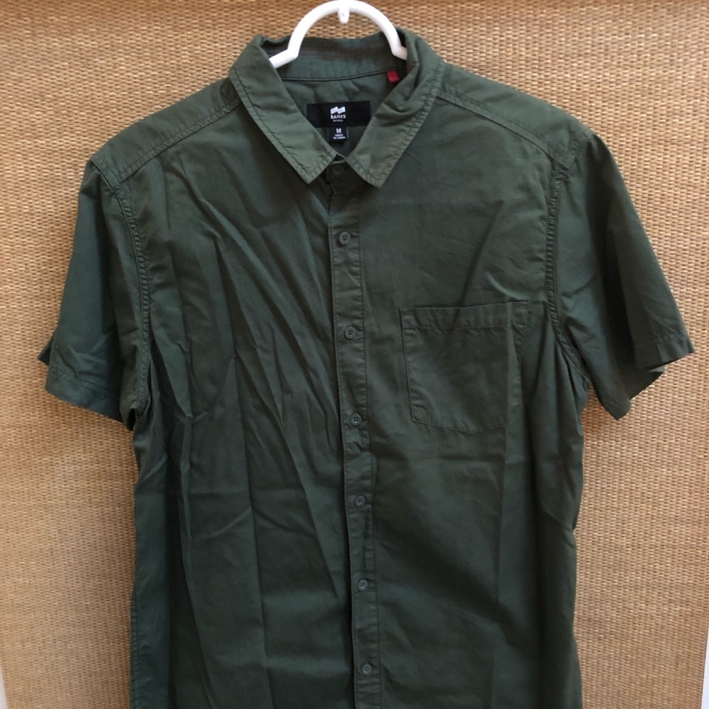 Banks Button Up Short Sleeve Shirt NWOT